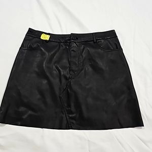 Guess Faux Leather A line mini skirt Size Medium